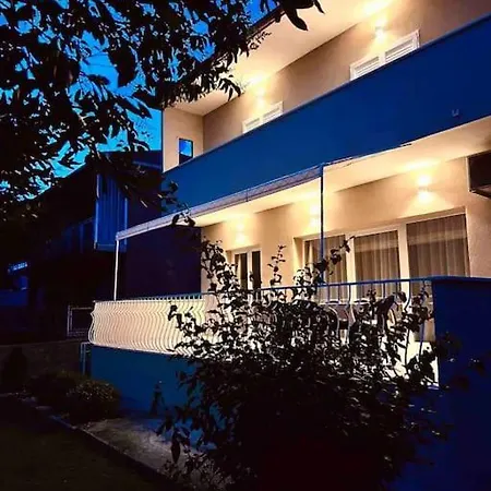 公寓 Comfort House With Big Terrace 扎达尔